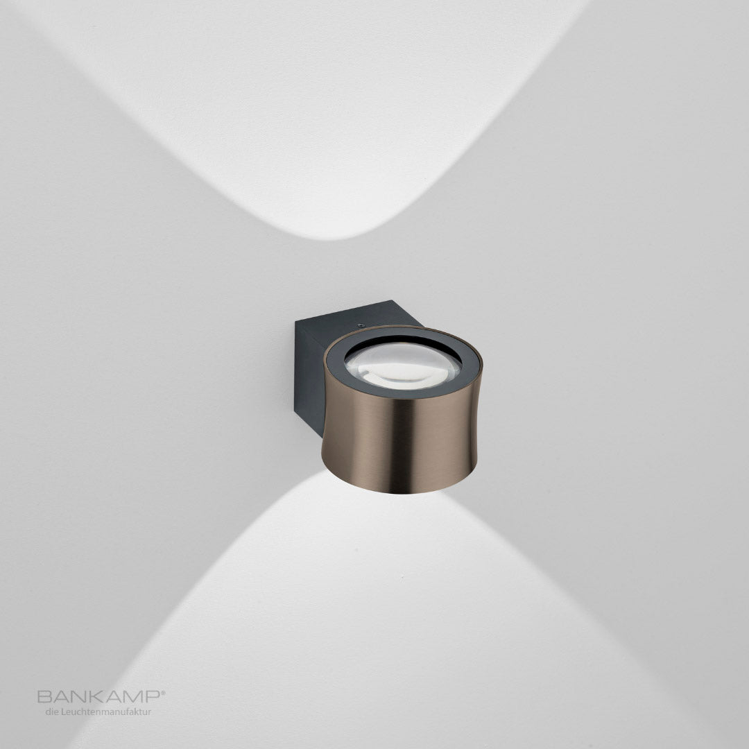 Bronze eloxiert, Bankamp-impulse-wandleuchte_Bronze eloxiert.jpg