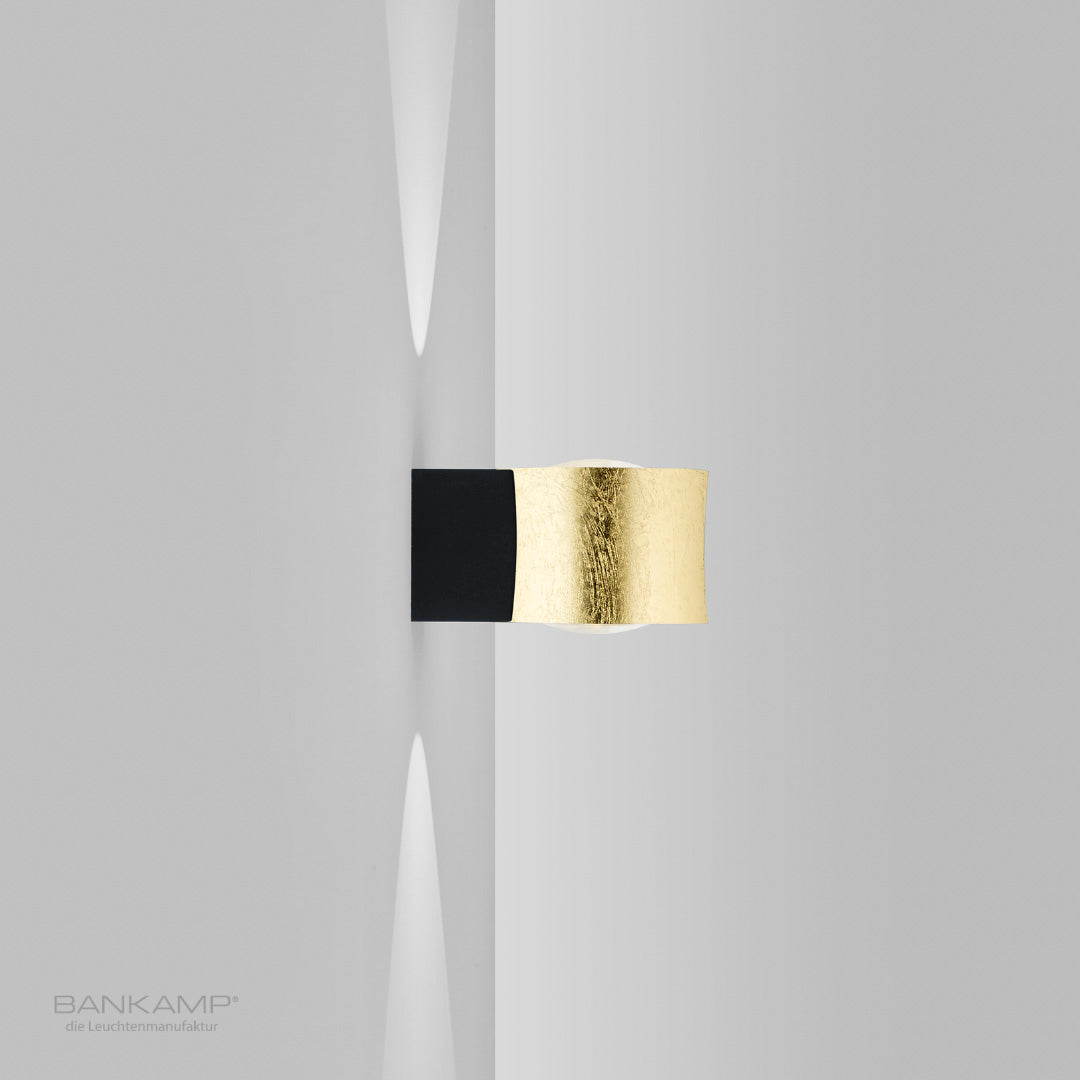 Blattgoldoptik mit schwarz abgesetzt, Bankamp-impulse-wandleuchte_Blattgoldoptik mit schwarz abgesetzt.jpg