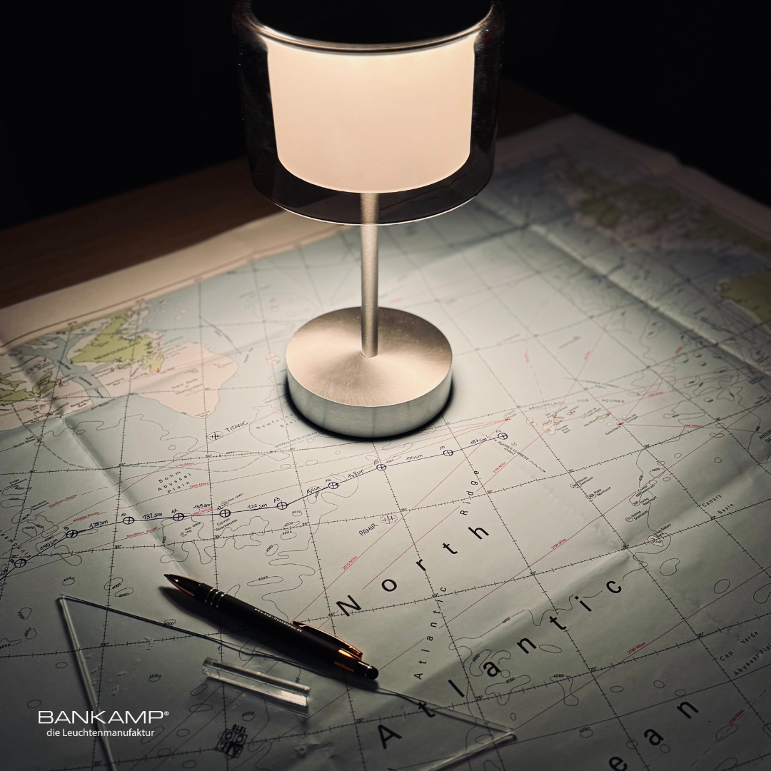 Alu matt, Bankamp-grand-tischleuchte_Alu matt.jpg