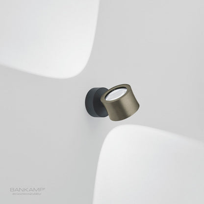 Bronze eloxiert, Bankamp-impulse-wandleuchte_Bronze eloxiert.jpg