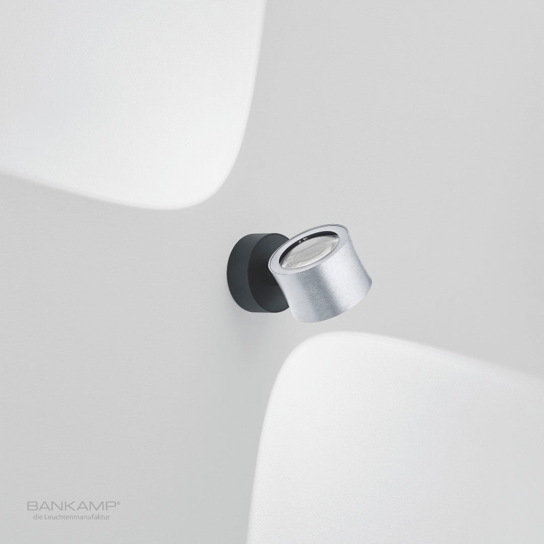 Nickel matt mit Chrom abgesetzt, Bankamp-impulse-wandleuchte_Nickel matt mit Chrom abgesetzt.jpg