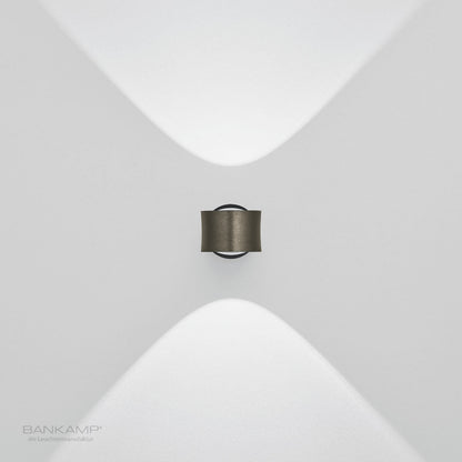 Bronze eloxiert, Bankamp-impulse-wandleuchte_Bronze eloxiert.jpg