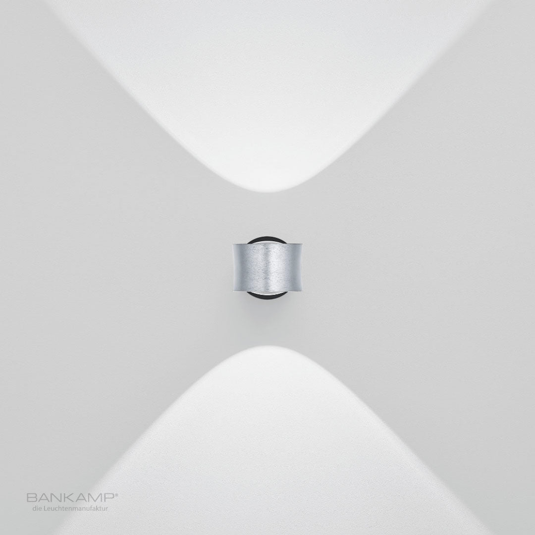 Nickel matt mit Chrom abgesetzt, Bankamp-impulse-wandleuchte_Nickel matt mit Chrom abgesetzt.jpg