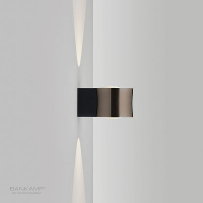 Bronze eloxiert, Bankamp-impulse-wandleuchte_Bronze eloxiert.jpg