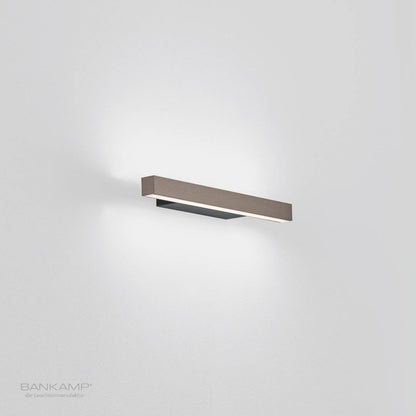 Bronze eloxiert, Bankamp-line-wandleuchte_Bronze eloxiert.jpg